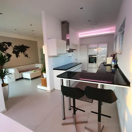 Appartement Phoenixsee - Gaesteraeume Mit Dachterrasse
